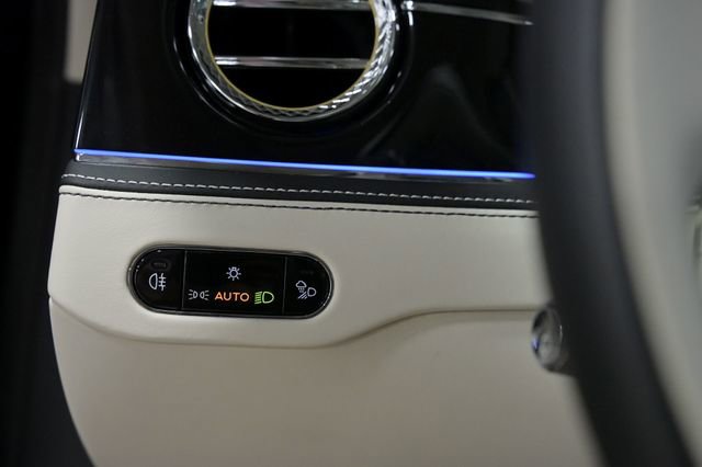 Used 2024 Bentley Flying Spur V8 image 70
