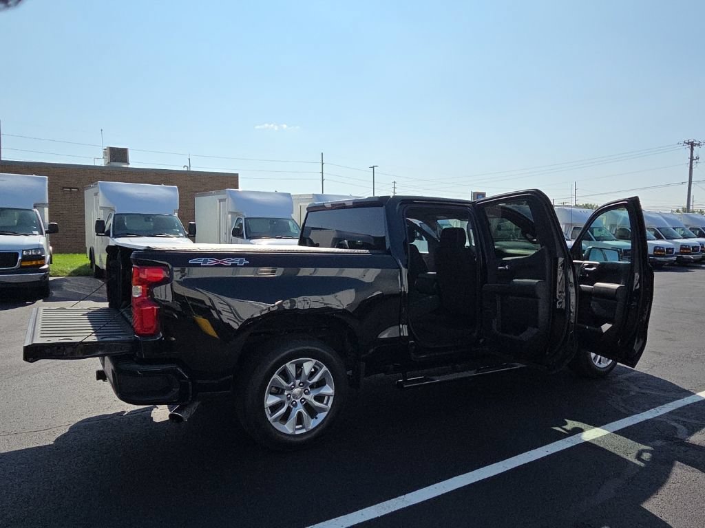 Used 2020 Chevrolet Silverado 1500 Custom w/ Custom Value Package AWD/4WD image 15