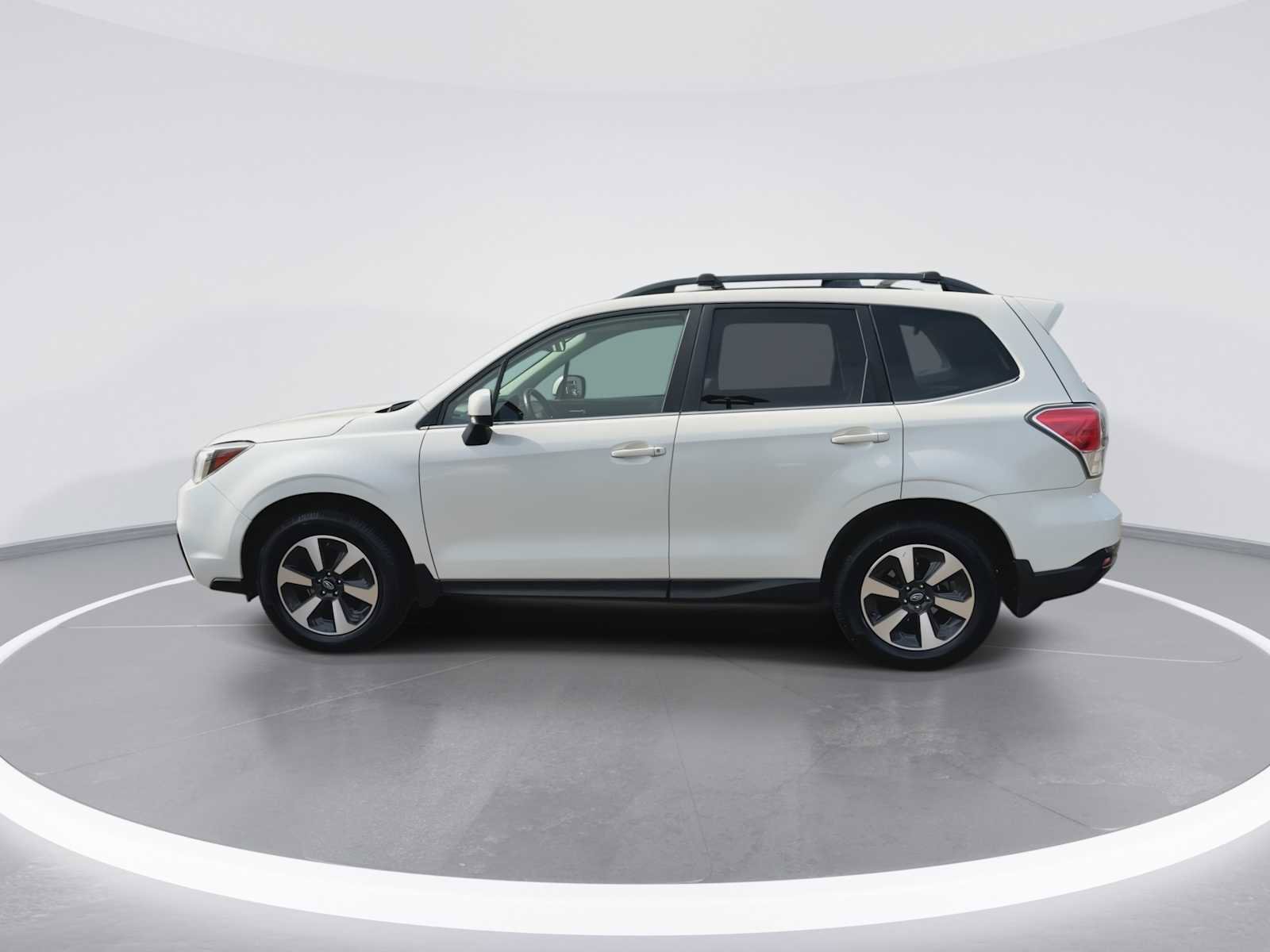 Used 2017 Subaru Forester 2.5i Limited AWD/4WD image 5