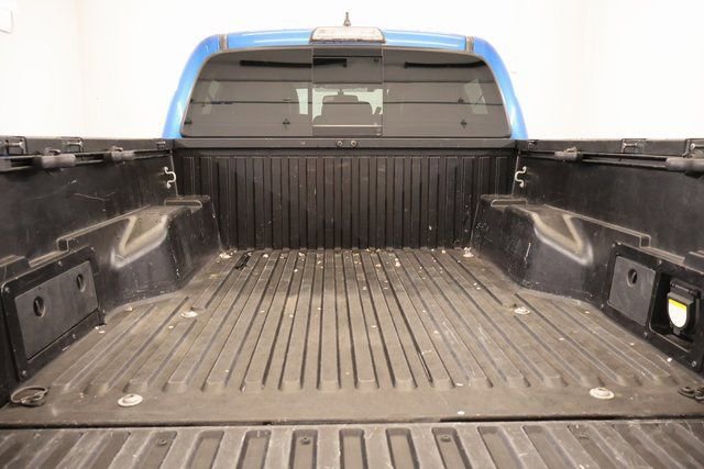 Used 2017 Toyota Tacoma TRD Off-Road w/ Premium & Technology Package image 28