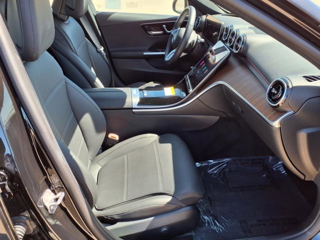 Used 2025 Mercedes-Benz C 300 4MATIC Sedan image 16