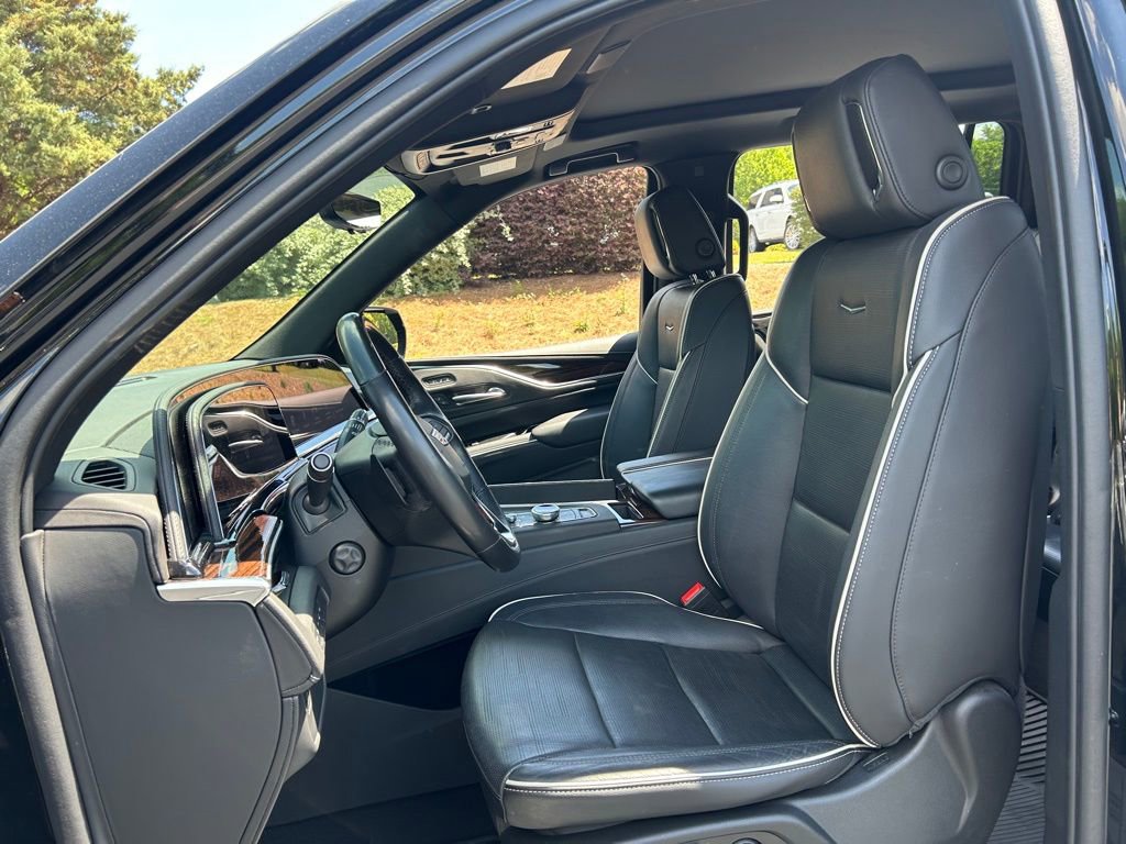Used 2023 Cadillac Escalade ESV Premium Luxury AWD/4WD image 38