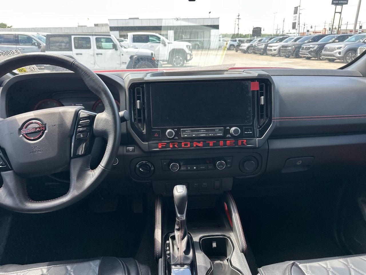 Used 2025 Nissan Frontier PRO-4X AWD/4WD image 10