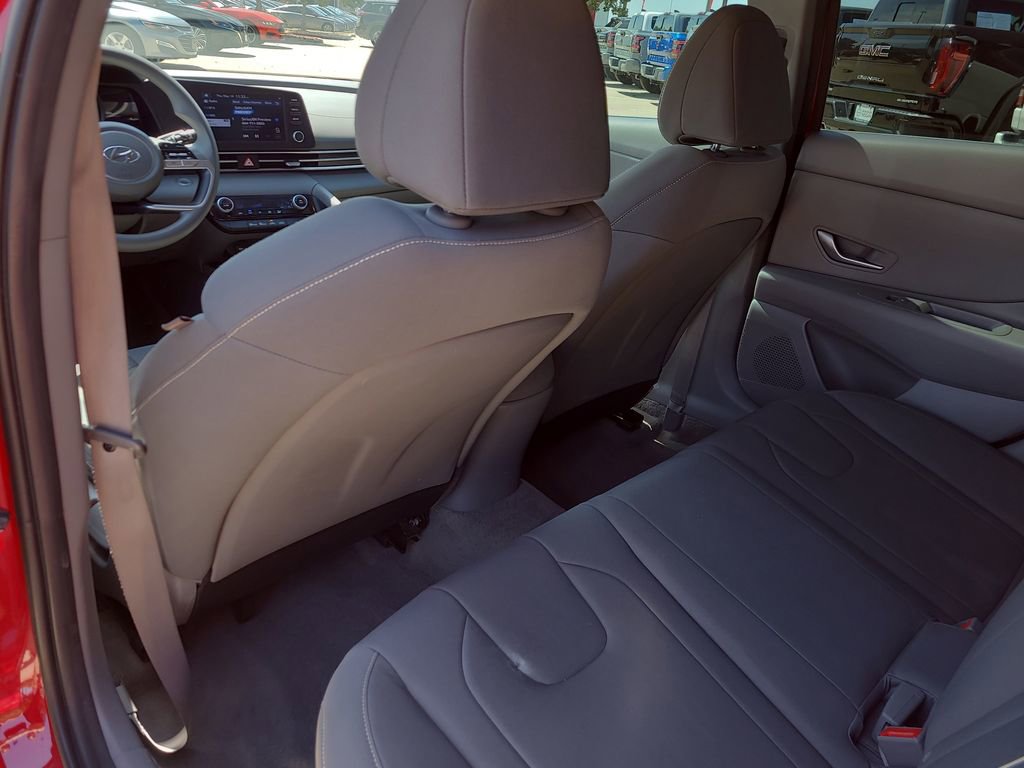 Used 2023 Hyundai Elantra SEL FWD image 8
