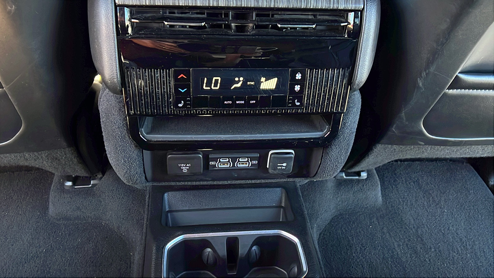 Used 2024 Jeep Wagoneer Series II AWD/4WD image 22