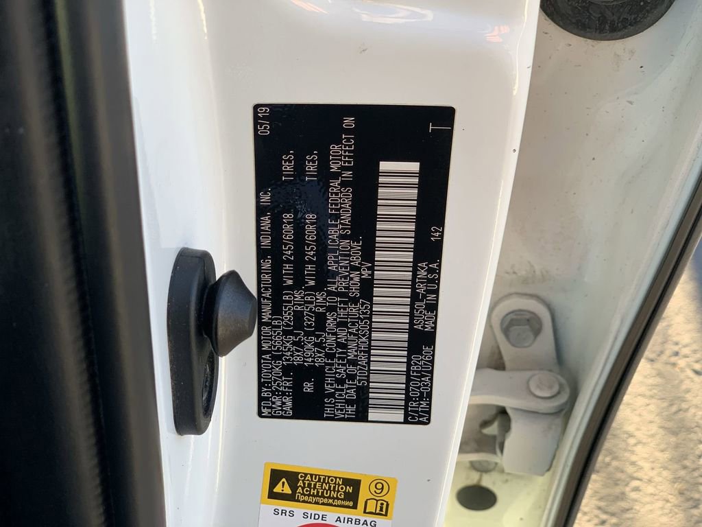 Used 2019 Toyota Highlander LE image 32