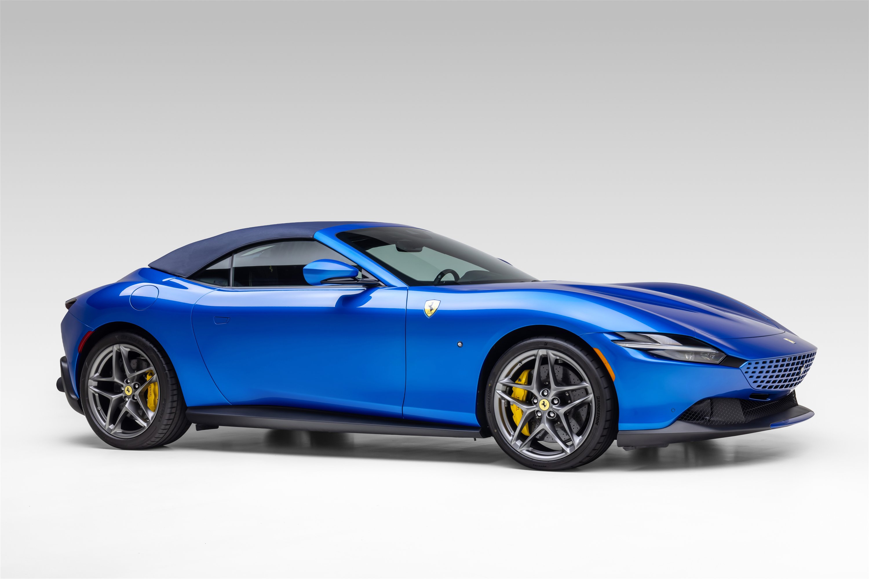 Used 2026 Ferrari Roma Spider RWD image 13