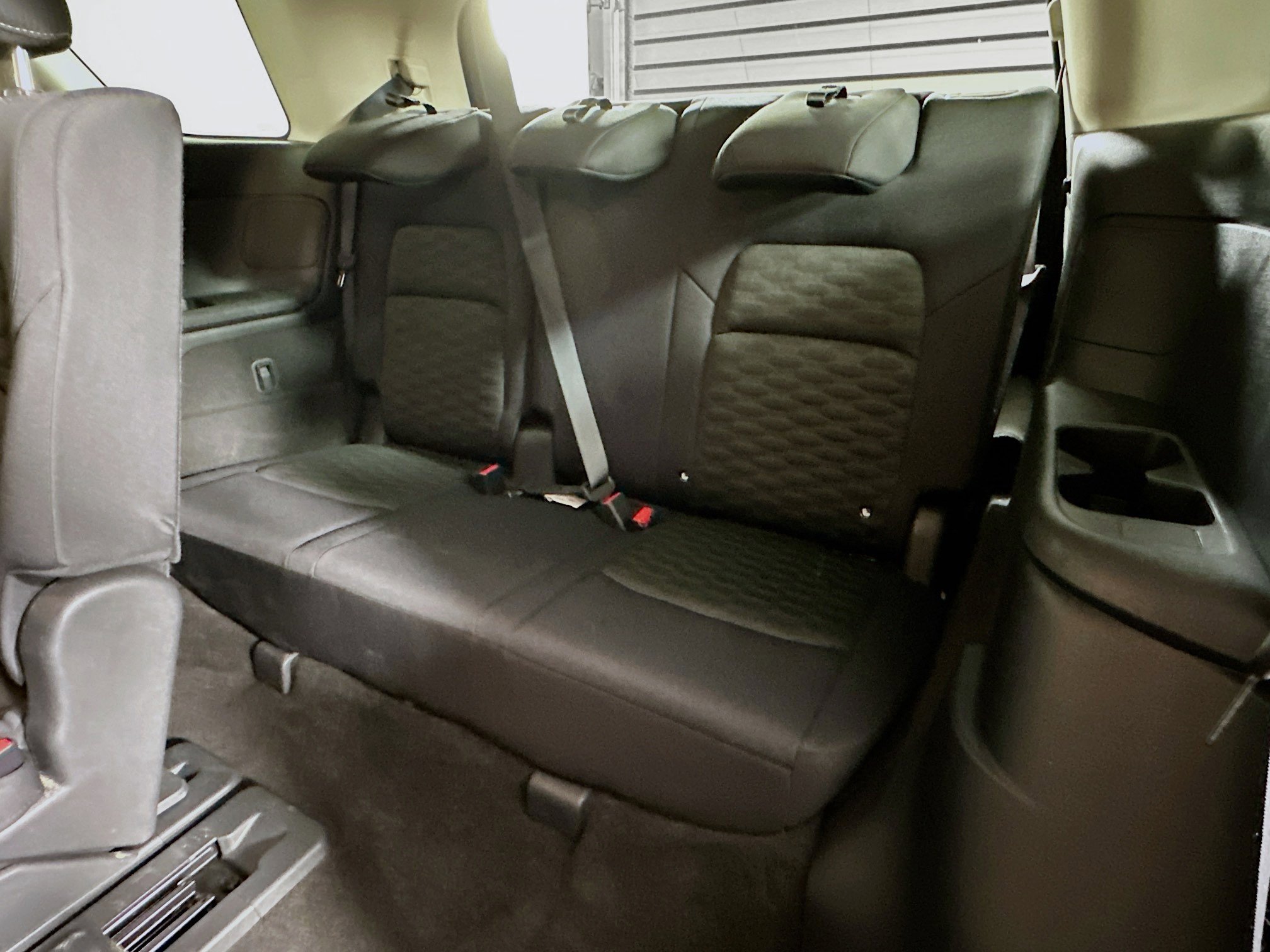 Used 2024 Nissan Pathfinder S image 27