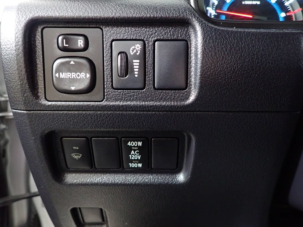 Used 2014 Toyota 4Runner SR5 AWD/4WD image 23