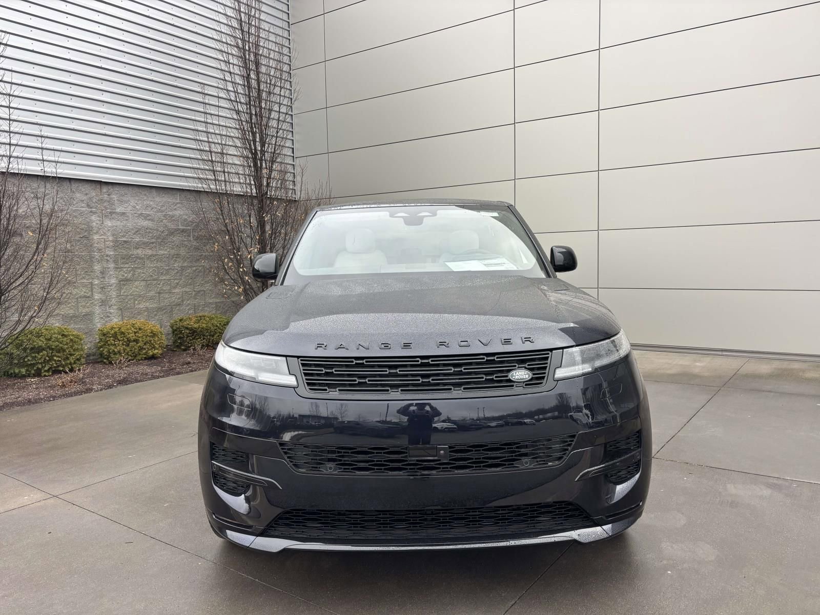 New 2026 Land Rover Range Rover Sport Dynamic SE image 2