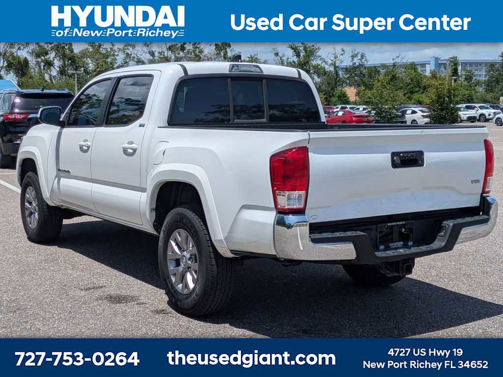 Used 2017 Toyota Tacoma SR5 w/ Tow Package RWD image 3
