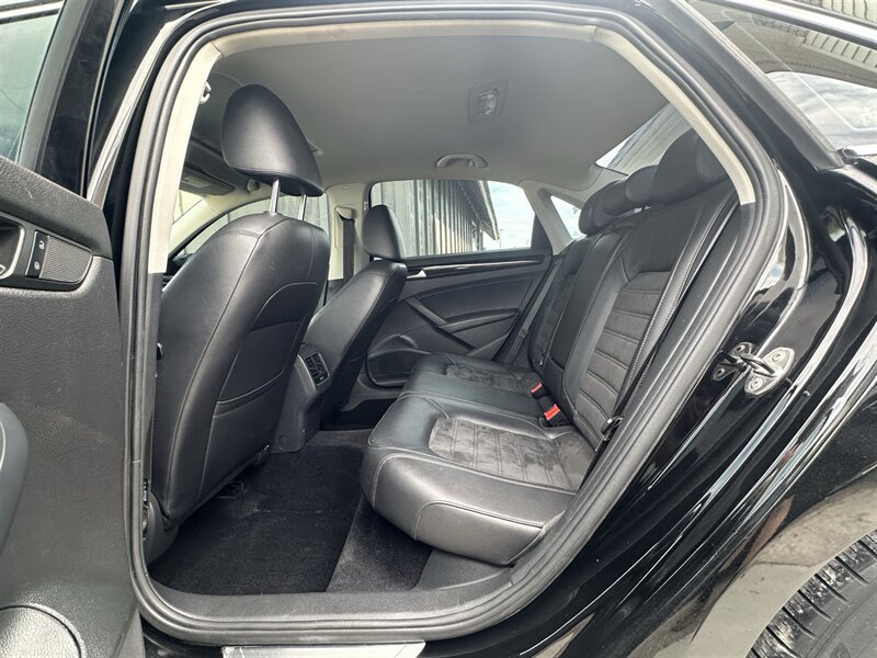 Used 2014 Volkswagen Passat TDI SEL Premium FWD image 15