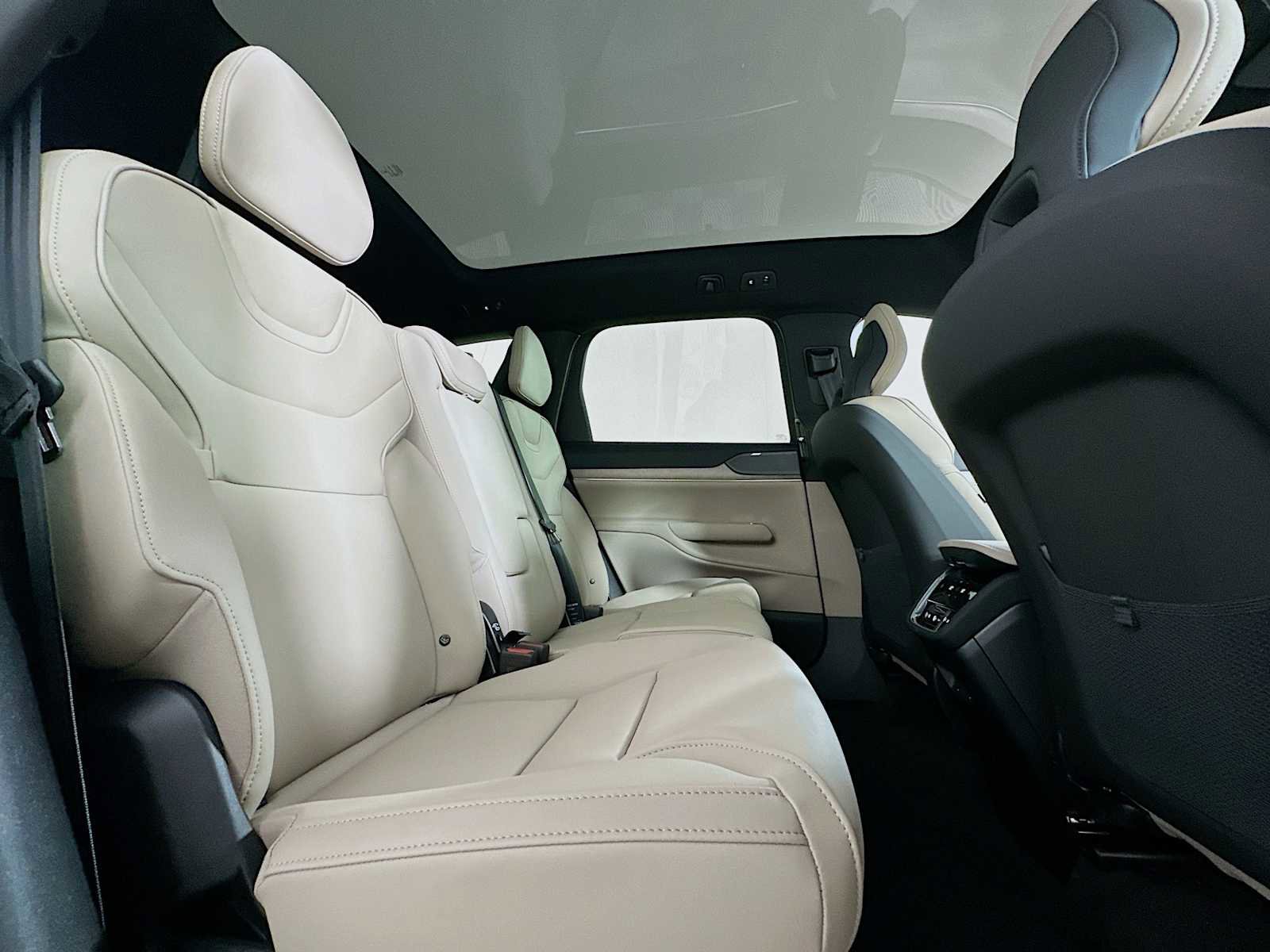 New 2026 Volvo EX90 Plus image 26
