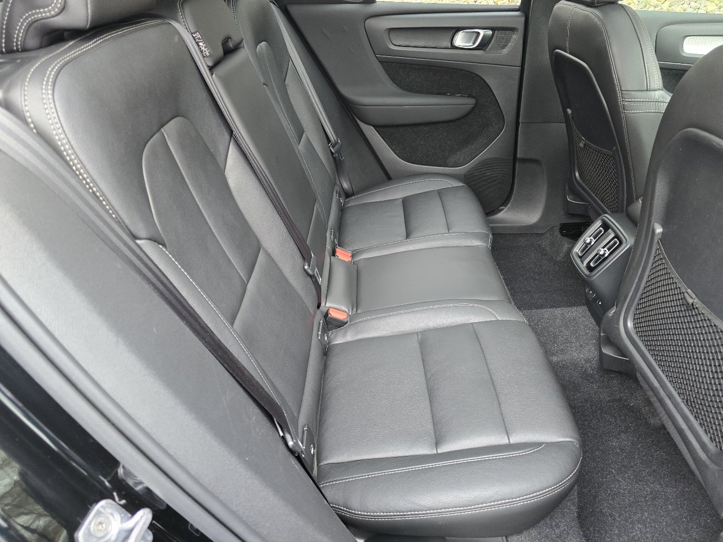 Used 2021 Volvo XC40 T5 Momentum w/ Premium Package image 26