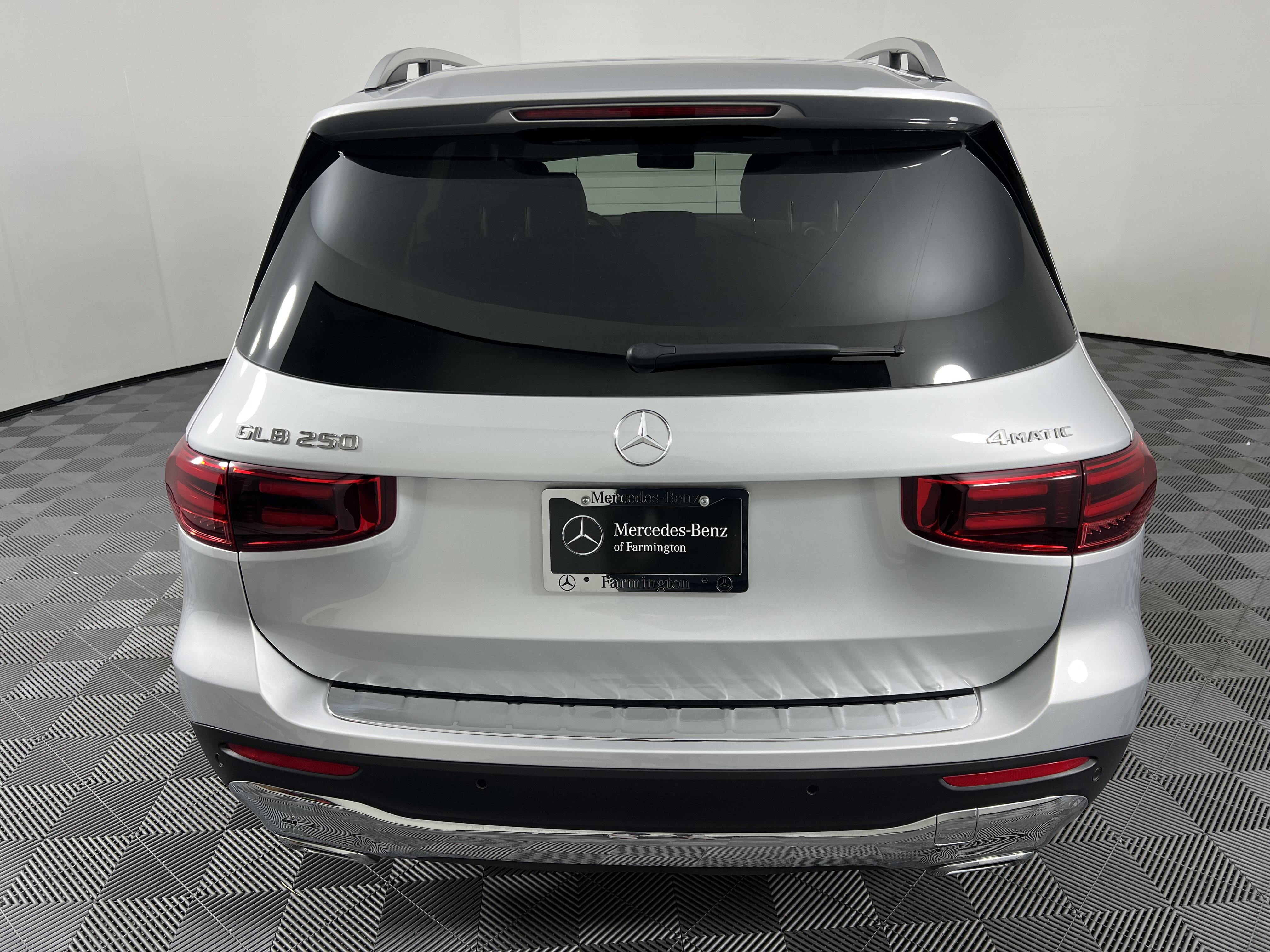 Certified 2024 Mercedes-Benz GLB 250 4MATIC image 11