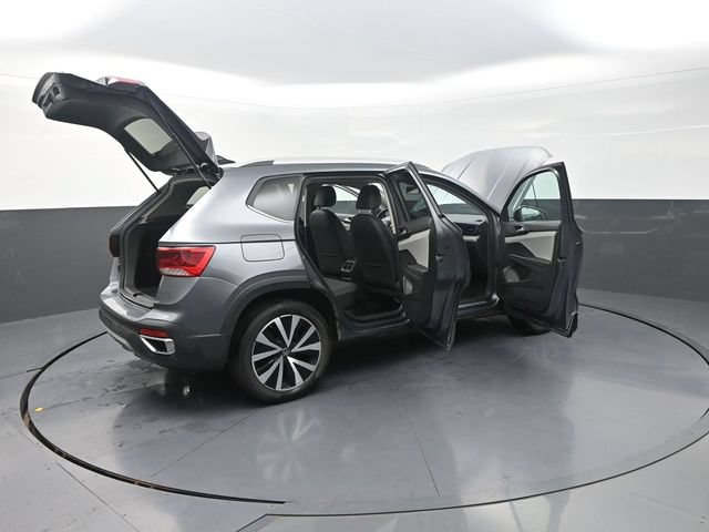 Used 2022 Volkswagen Taos SE AWD/4WD image 35