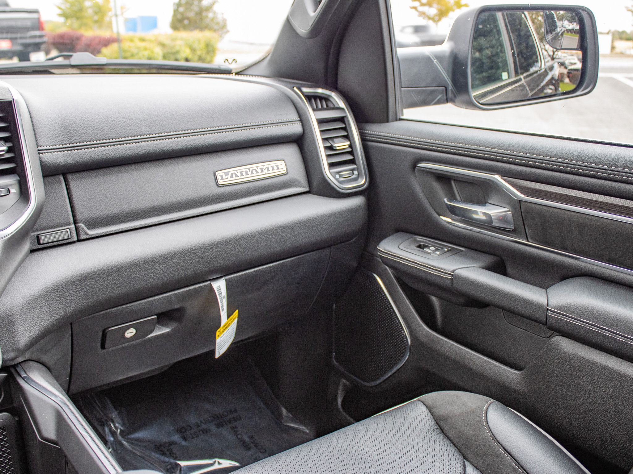 New 2027 RAM 1500 Laramie w/ Chrome Appearance Group AWD/4WD image 47