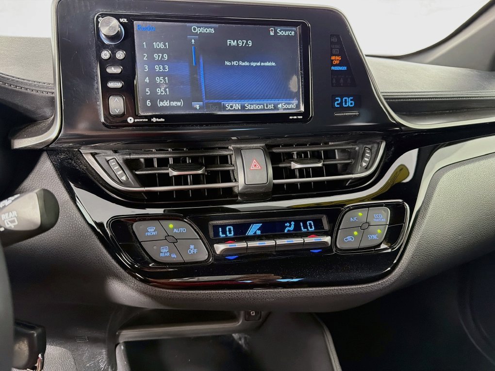 Used 2018 Toyota C-HR XLE FWD image 18