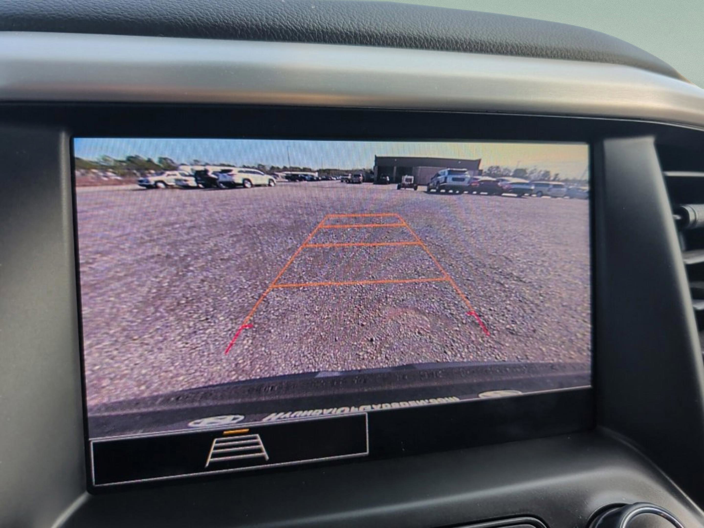 Used 2023 GMC Acadia SLE image 26