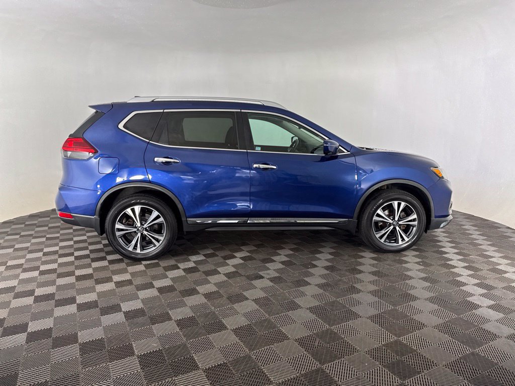 Used 2017 Nissan Rogue SL w/ SL Premium Package AWD/4WD image 4