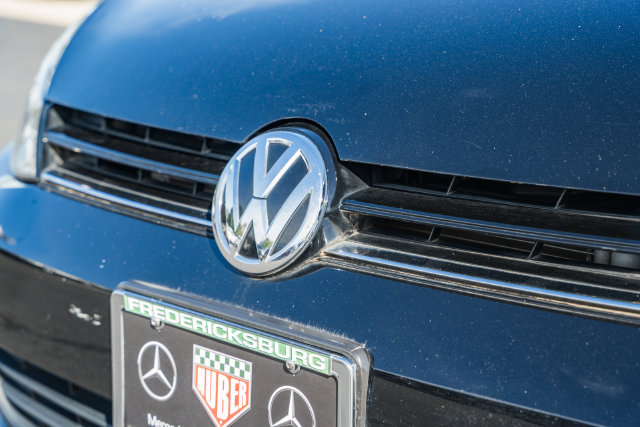 Used 2017 Volkswagen Golf Wolfsburg Edition FWD image 12