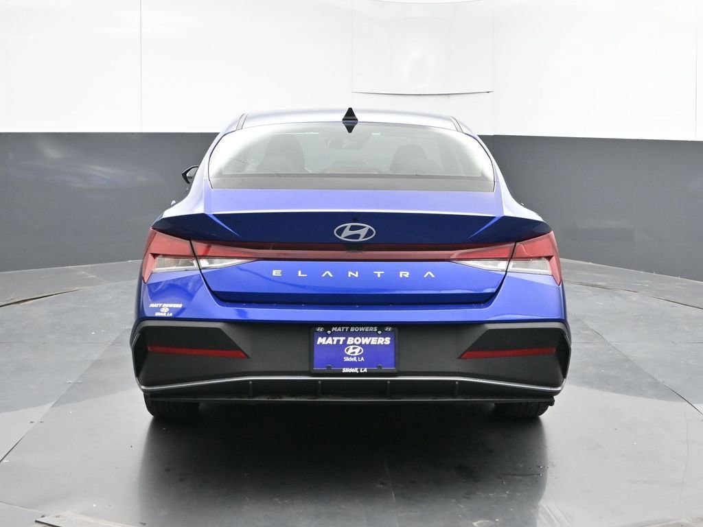 Used 2024 Hyundai Elantra SEL image 4