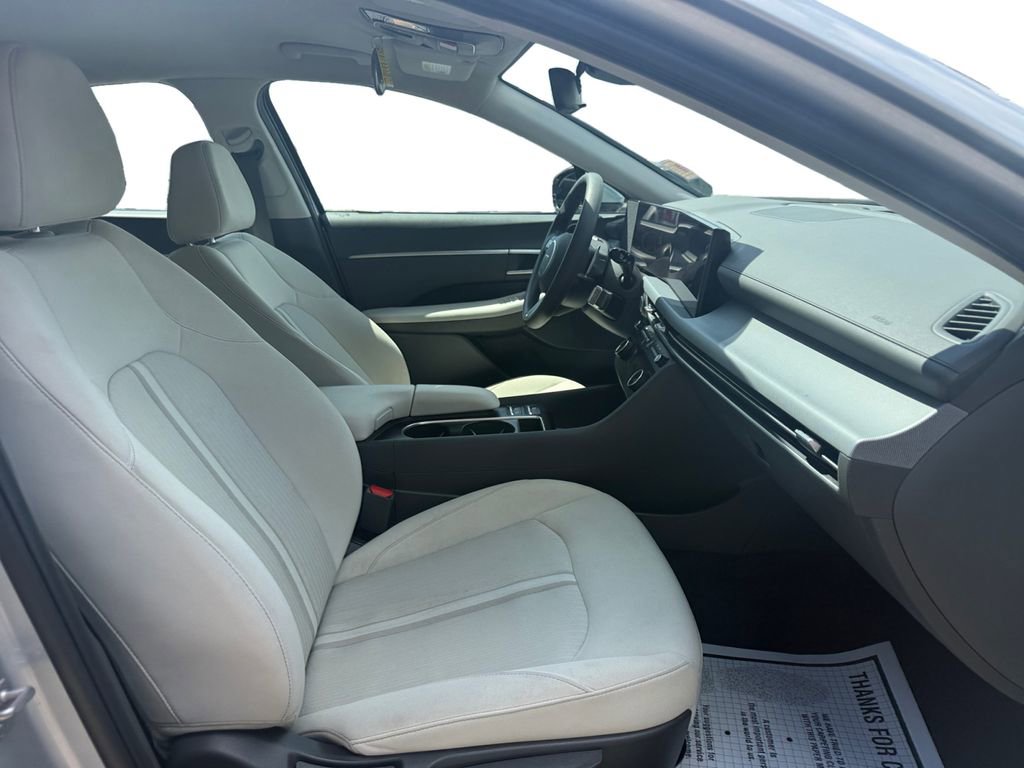 Used 2025 Hyundai Sonata SEL FWD image 15
