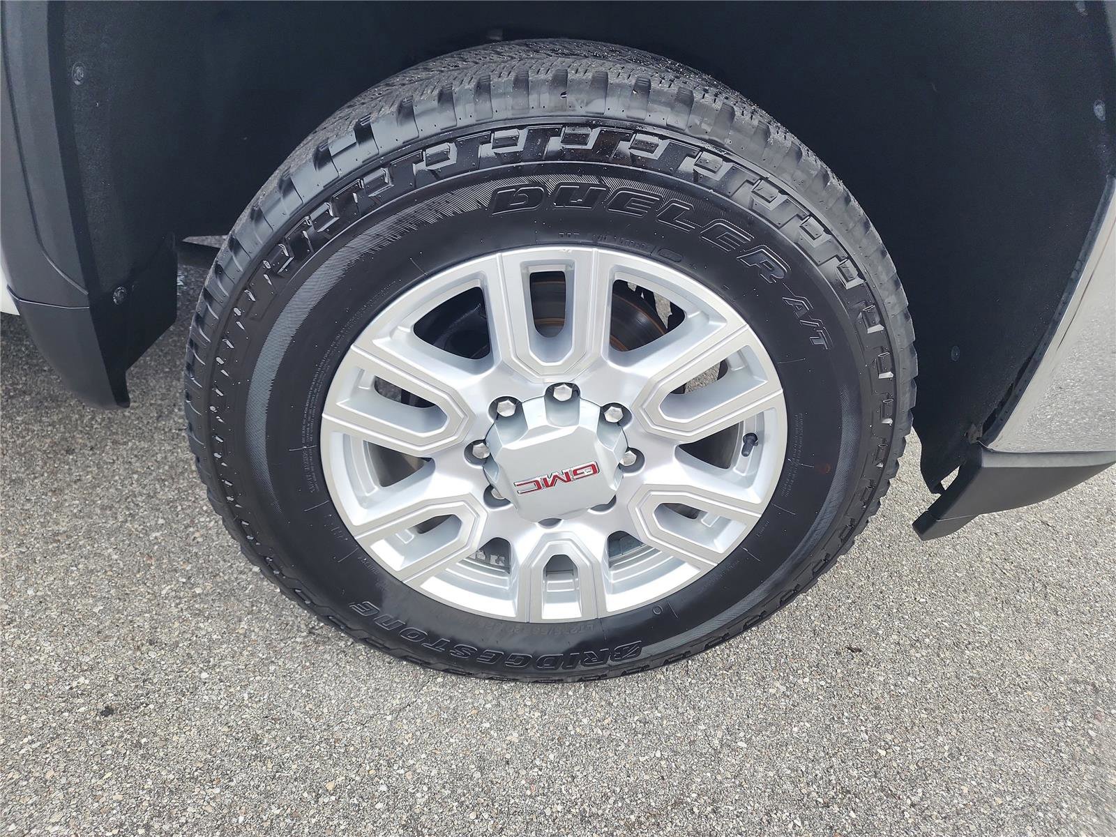 Used 2023 GMC Sierra 2500 SLT w/ SLT Convenience Package image 9