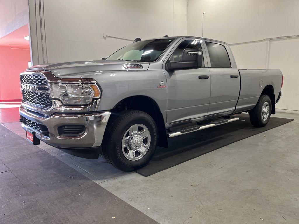 Used 2024 RAM 2500 Tradesman w/ Chrome Appearance Group image 3