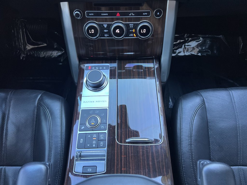 Used 2015 Land Rover Range Rover HSE image 23