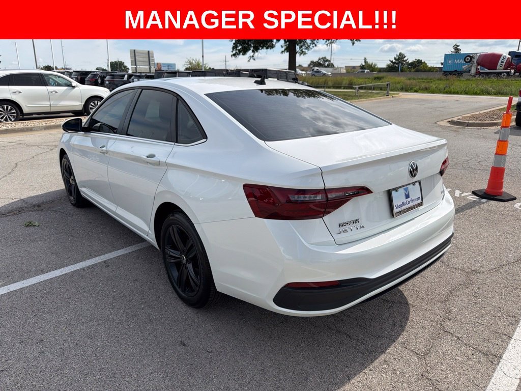Used 2023 Volkswagen Jetta SE FWD image 5