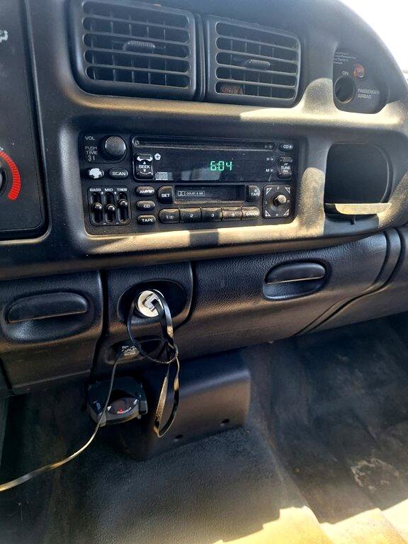 Used 2001 Dodge Ram 3500 Truck 2WD Quad Cab image 2