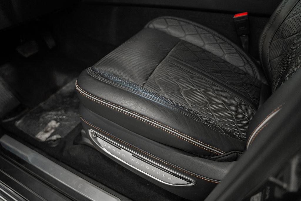 New 2024 Jeep Grand Wagoneer Series III w/ HD Trailer Tow Package image 41