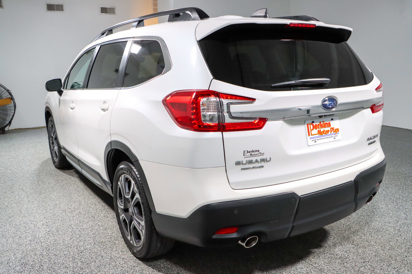Used 2023 Subaru Ascent Limited AWD/4WD image 9