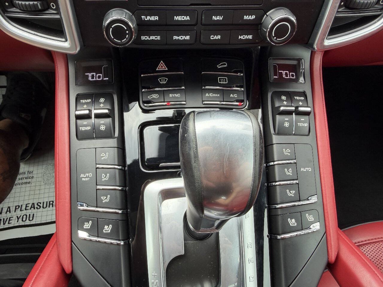 Used 2017 Porsche Cayenne Platinum Edition AWD/4WD image 15