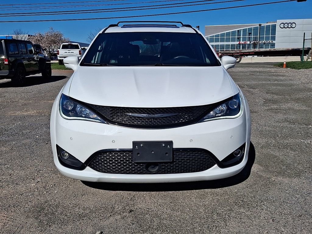 Used 2020 Chrysler Pacifica Limited w/ Advanced Safetytec Group FWD image 5