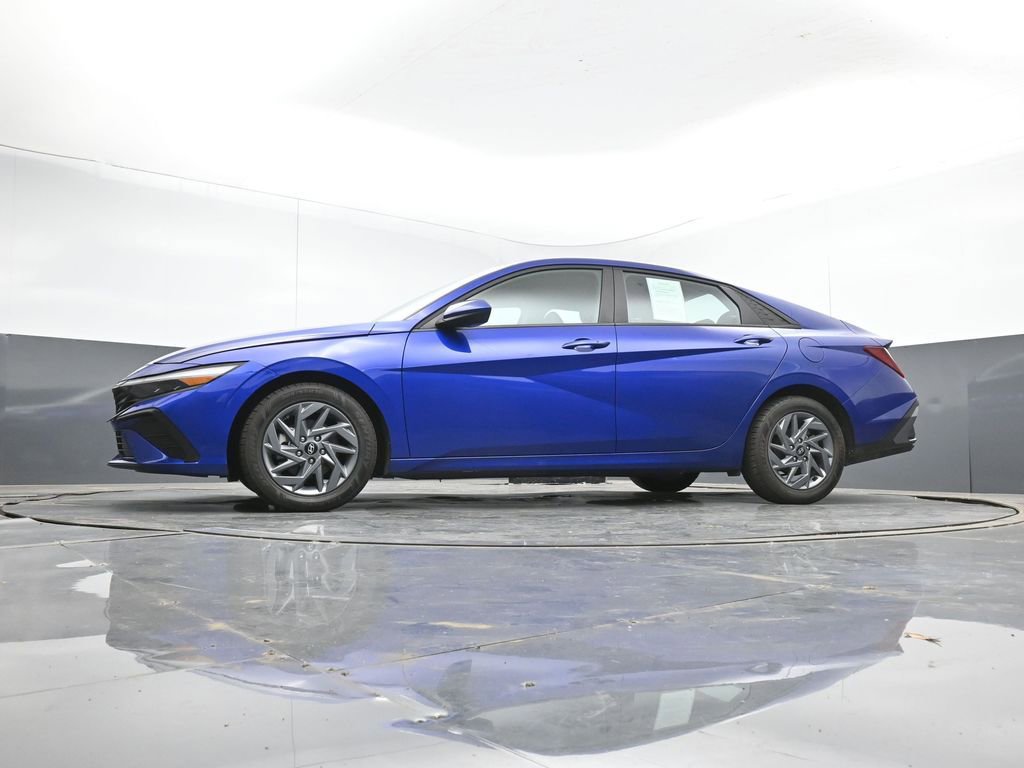 Used 2024 Hyundai Elantra SEL image 39