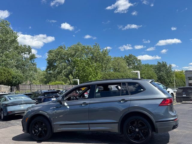 Used 2023 Volkswagen Tiguan SE R-Line AWD/4WD image 20