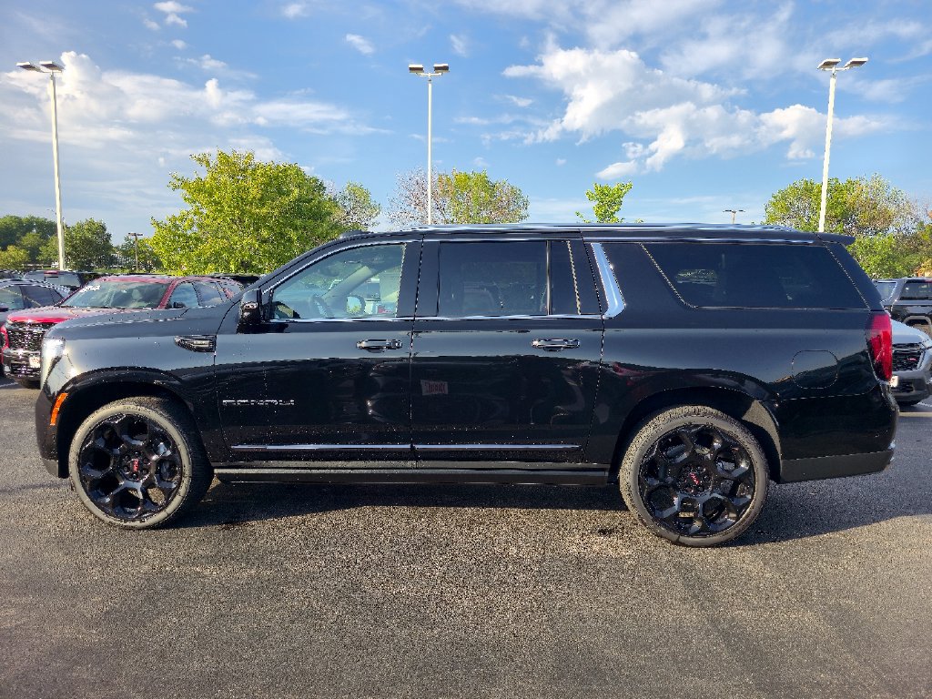 New 2026 GMC Yukon XL Denali Ultimate AWD/4WD image 7