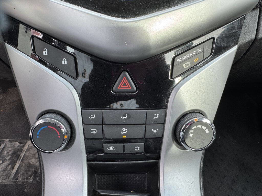 Used 2012 Chevrolet Cruze LT image 17