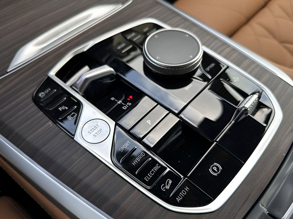 New 2026 BMW X5 xDrive50e w/ Premium Package image 24