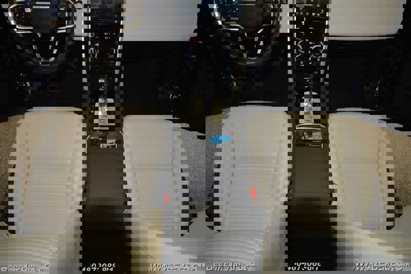 Used 2021 Land Rover Discovery Sport SE R-Dynamic image 18