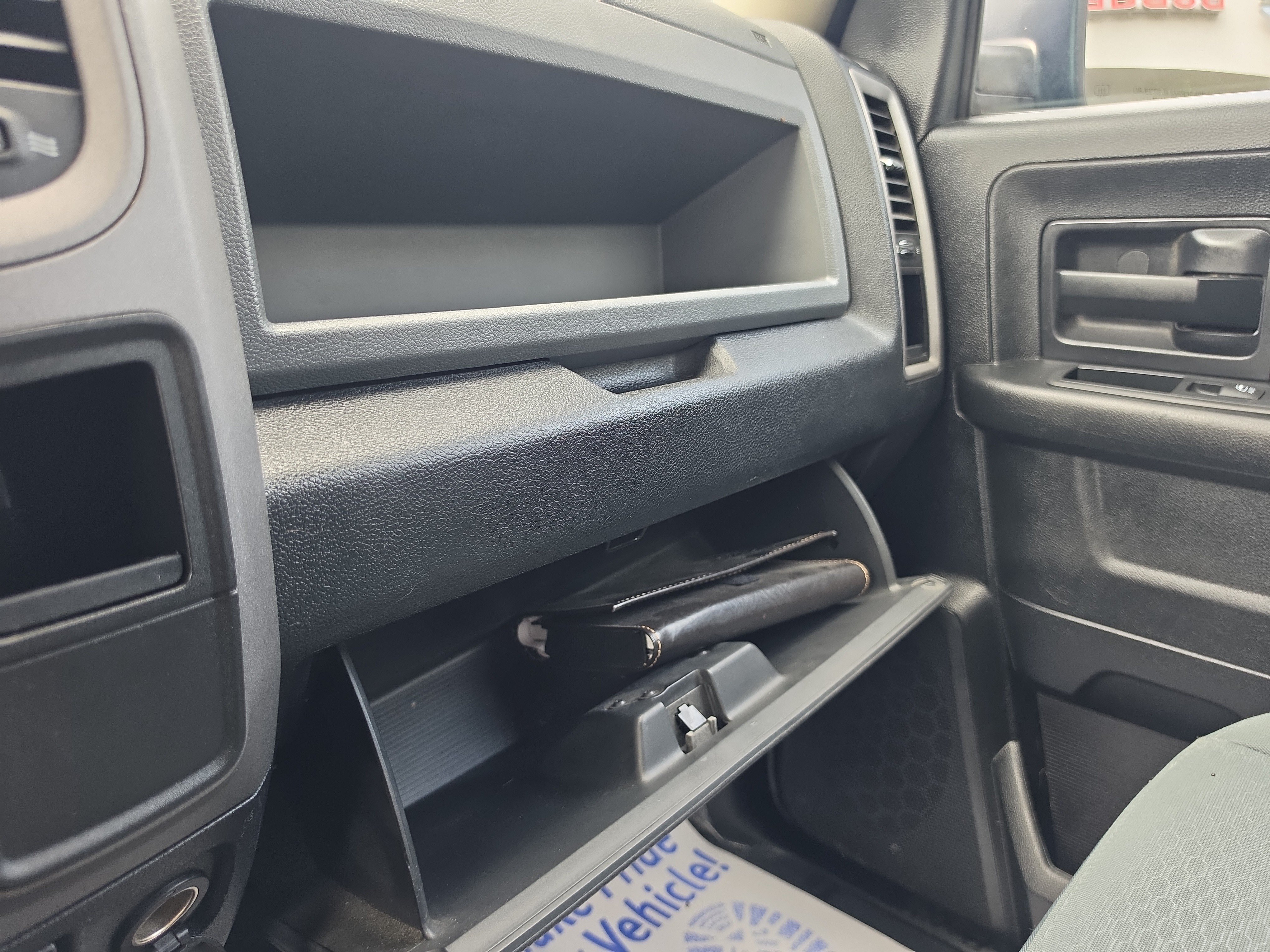 Used 2016 RAM 1500 Express AWD/4WD image 26