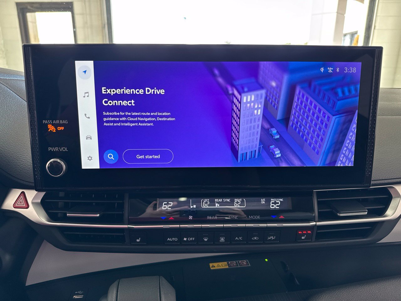 Used 2026 Toyota Sienna XLE FWD image 26