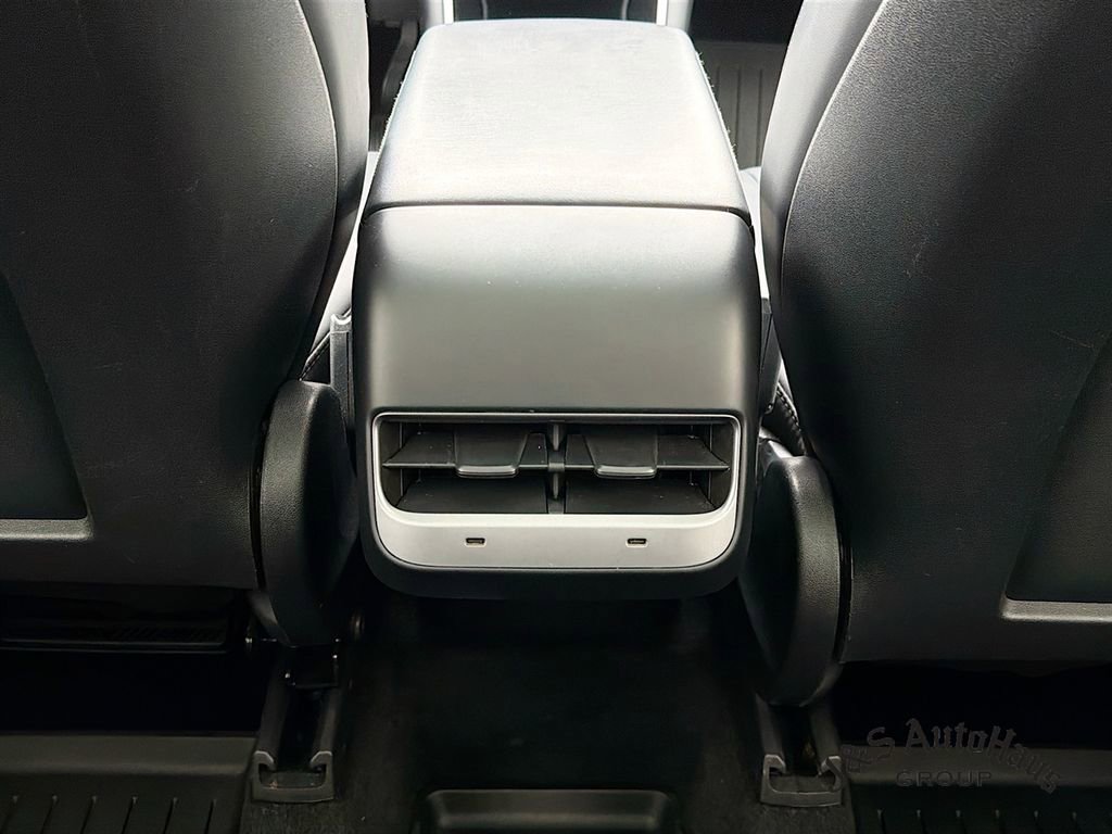 Used 2020 Tesla Model Y Long Range AWD/4WD image 31