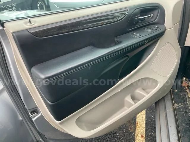 Used 2016 Dodge Grand Caravan SE w/ Quick Order Package 29E SE FWD image 10
