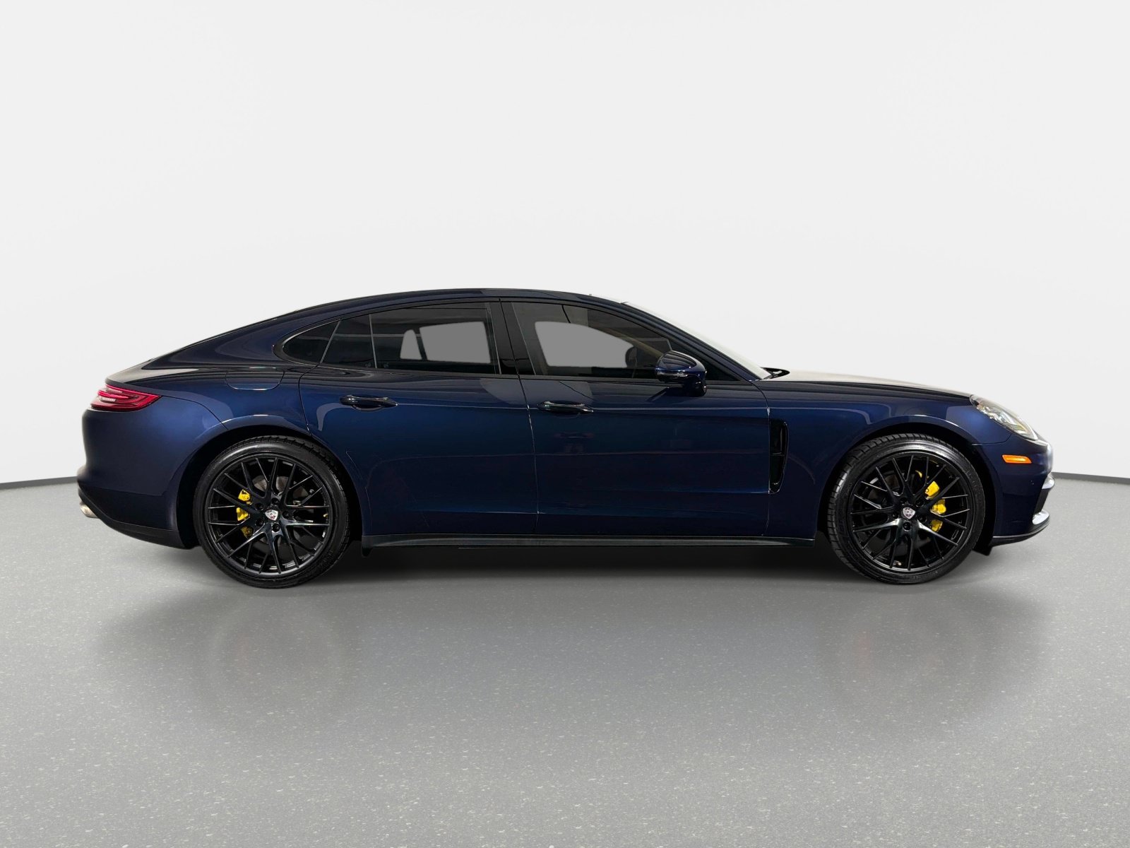 Used 2017 Porsche Panamera 4 AWD/4WD image 2