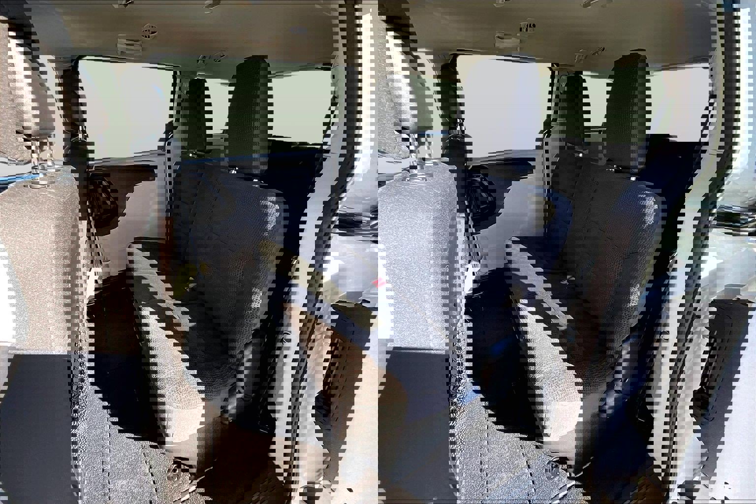 Used 2018 Dodge Grand Caravan SE w/ UConnect Hands-Free Group image 24