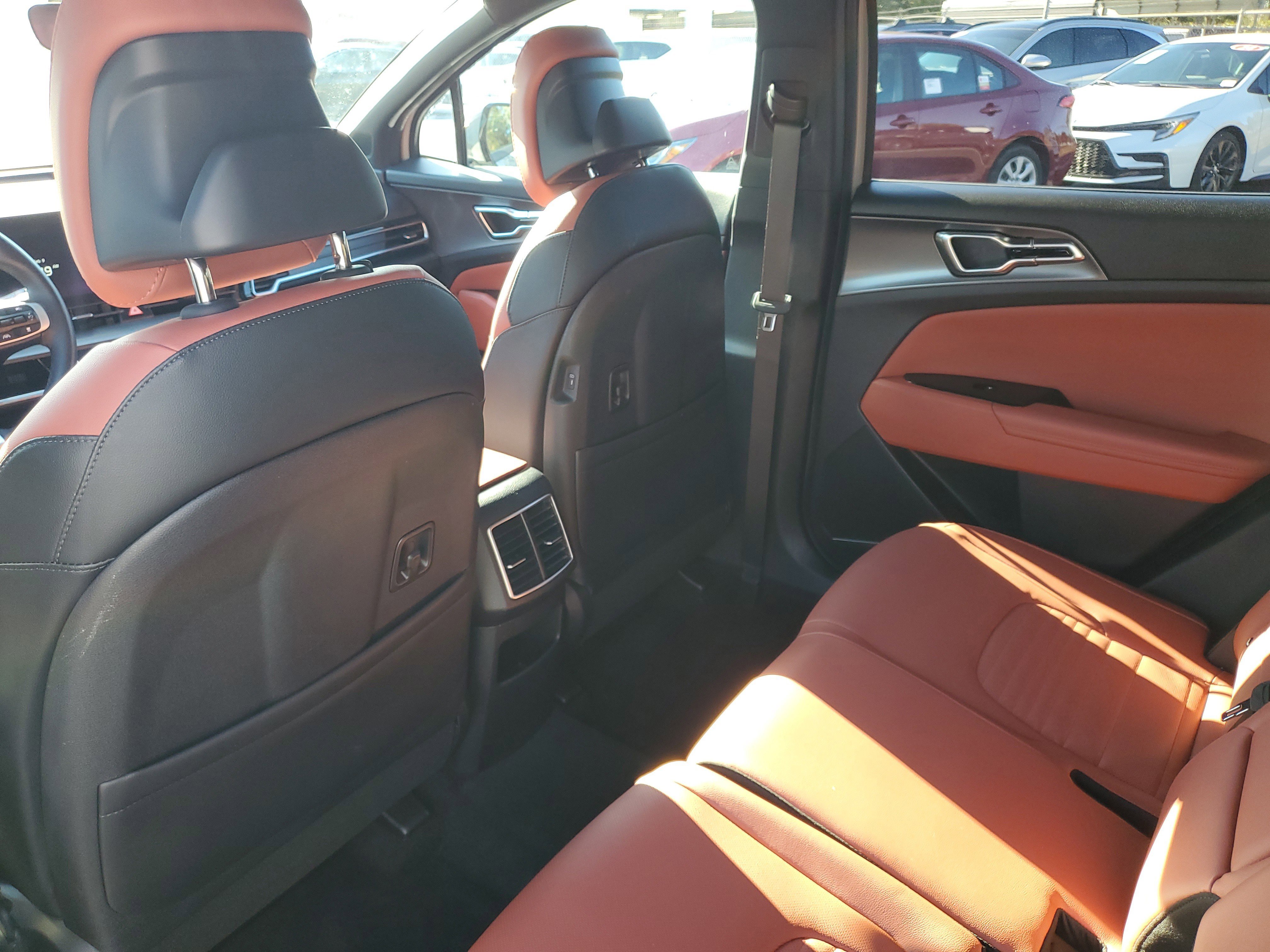 Used 2024 Kia Sportage SX image 12