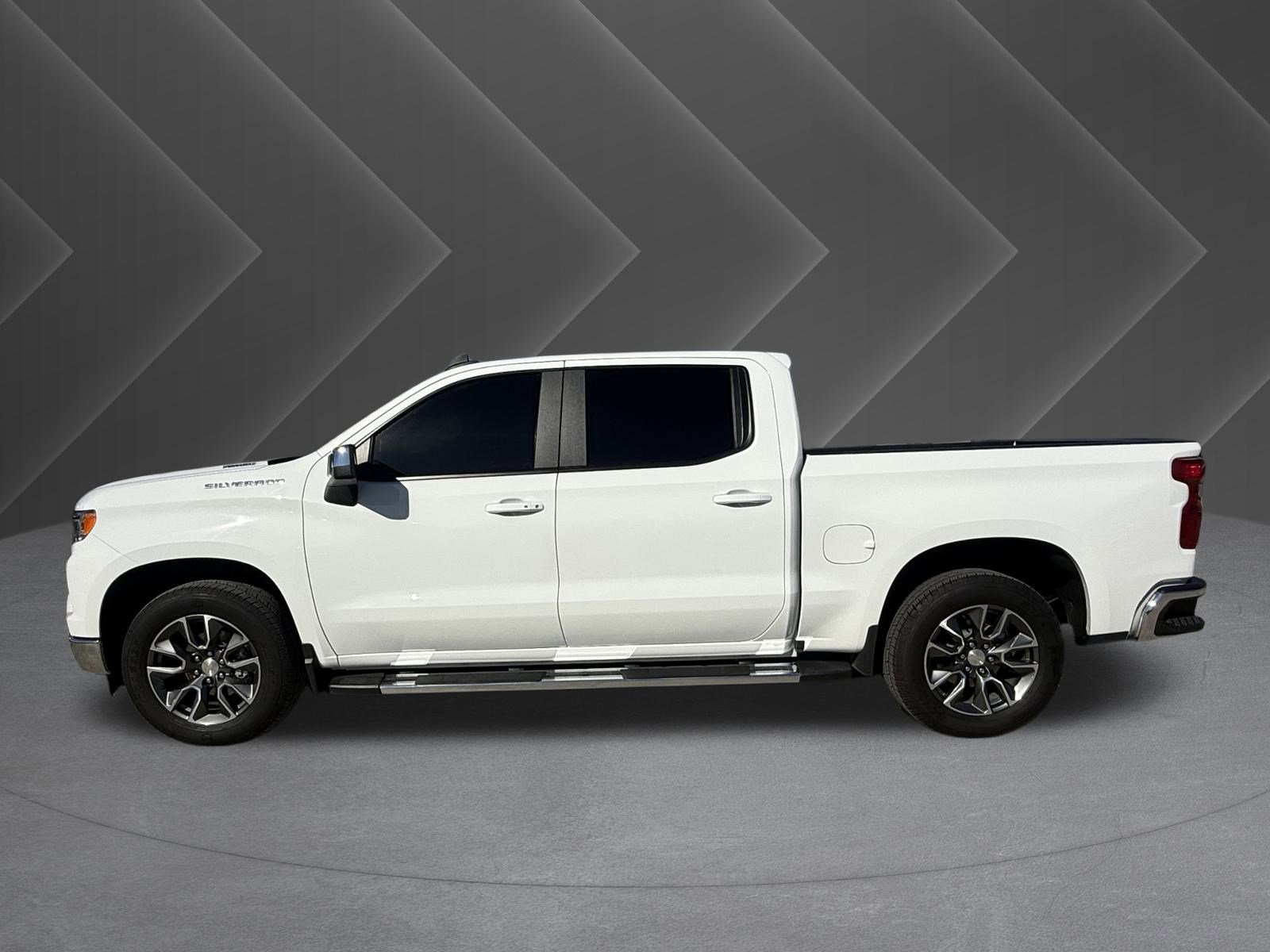 Used 2025 Chevrolet Silverado 1500 LT w/ Leather Package image 3